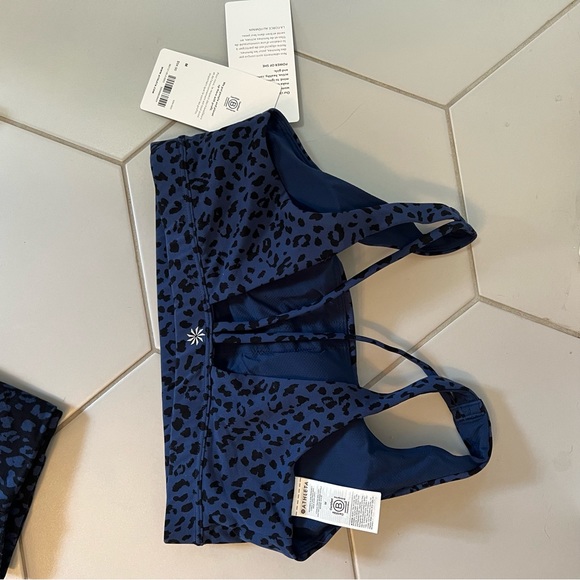 Athleta NWT Set Salutation Stash Pocket II 7/8 M Bra S Legging Black Blue Animal - Picture 4 of 7